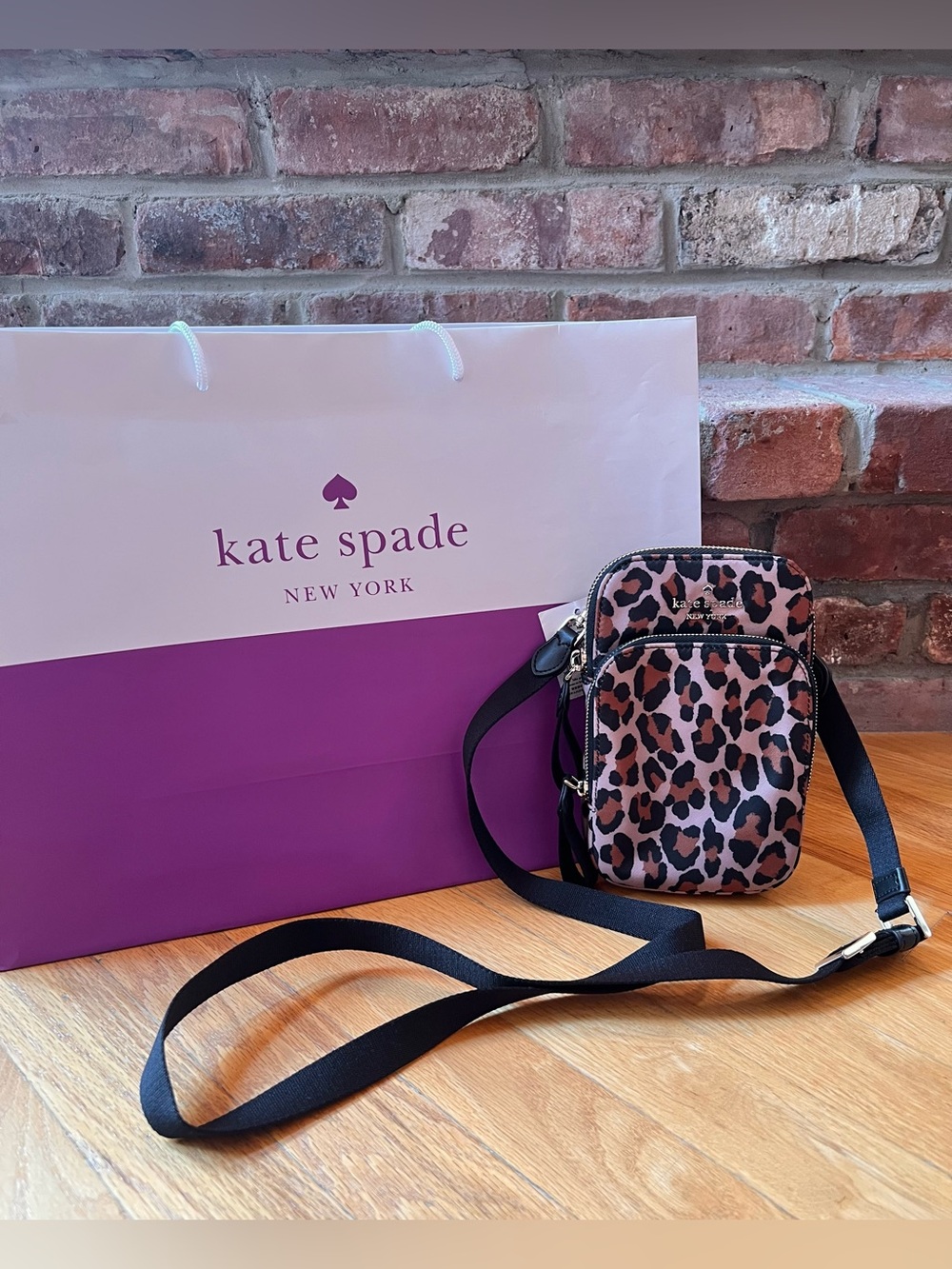 Kate Spade New York Chelsea
Leopard North South Dual Zip
Phone Crossbody NWT